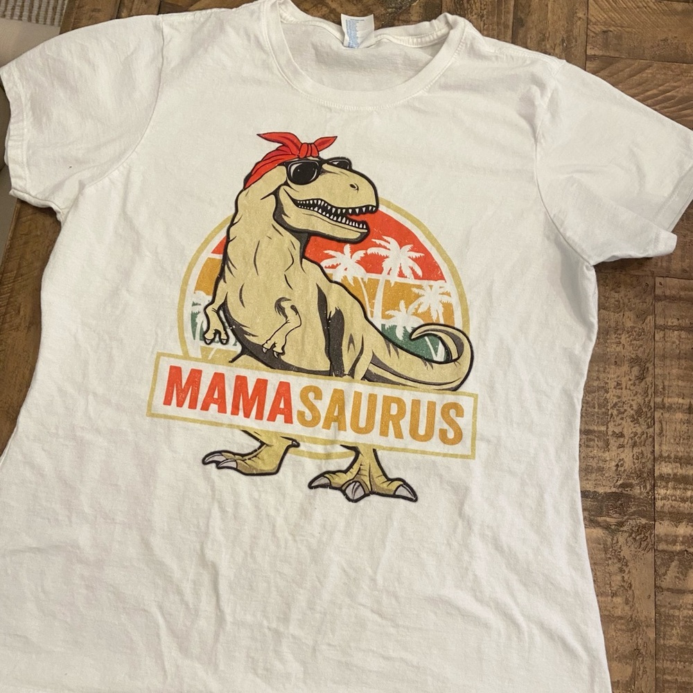 Jurassic park T-Rex mom t-shirt size large